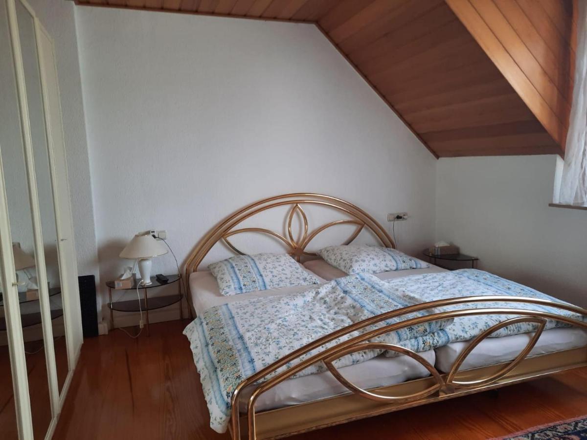 Wohnen Beim Uswatta Liyanage Apartment Тройсдорф Екстериор снимка