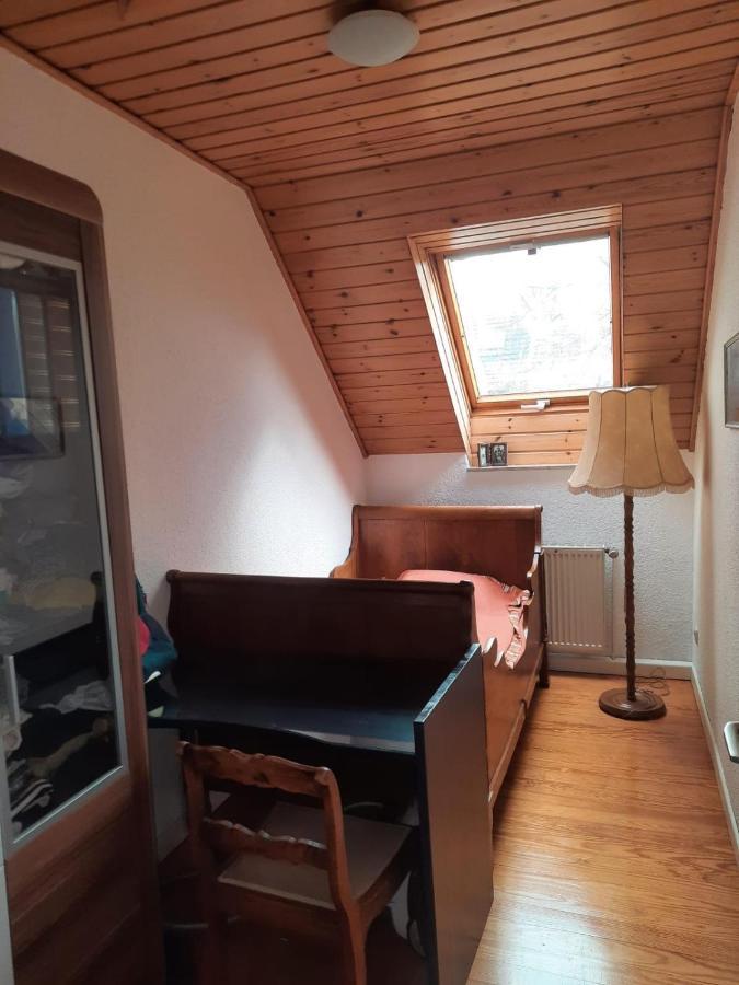 Wohnen Beim Uswatta Liyanage Apartment Тройсдорф Екстериор снимка