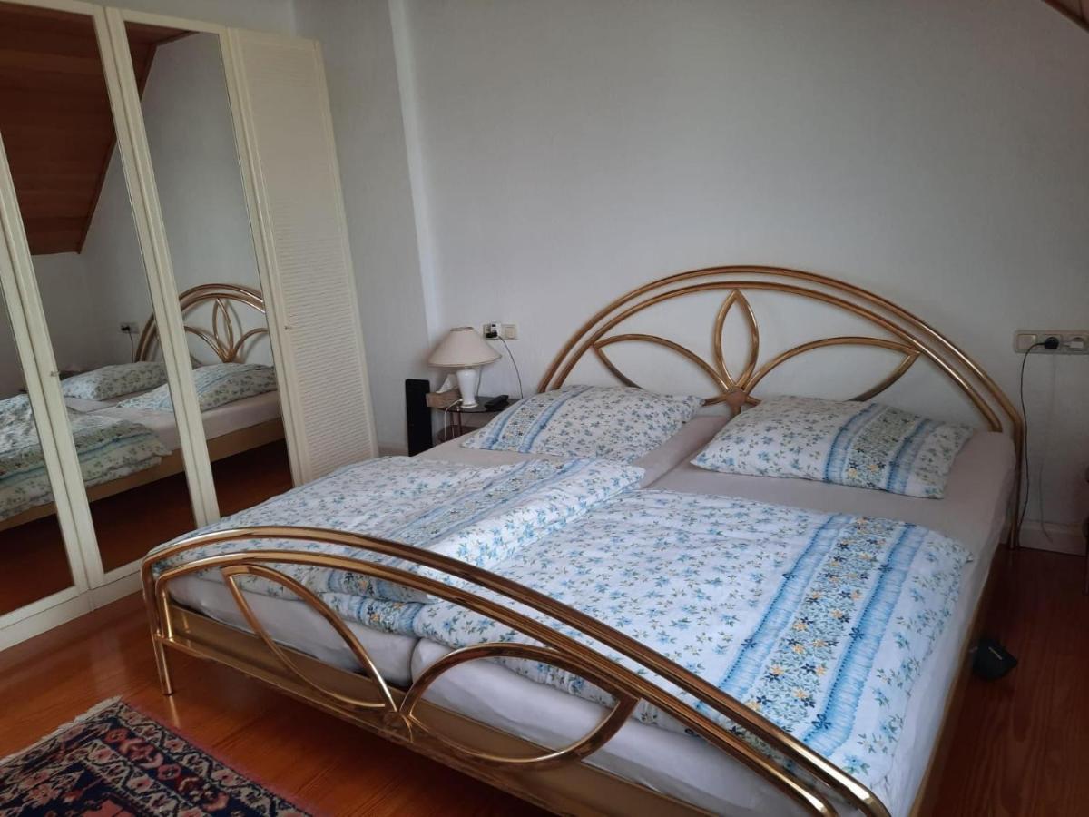 Wohnen Beim Uswatta Liyanage Apartment Тройсдорф Екстериор снимка